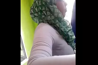 Một người mặc váy rám nắng chịch một sex không che nhật bản con gà béo với dương vật dày.
