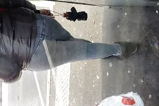 Đầu tiên, với một máy rung và sau đó với một sex jav moi nhat thành viên, cô gái đã thỏa mãn cái lỗ của mình.