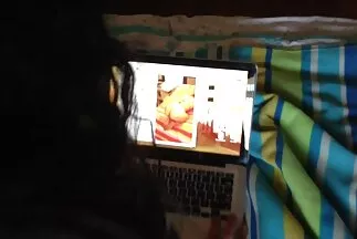 Cô thợ thủ công ngậm con cu của bạn mình vào miệng. phim sex nhật bản lén lút