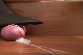 Một phụ nữ busty da ngăm đen dùng dương sex nhật không che full hd vật giả chọc ngón tay vào âm hộ của cô ấy