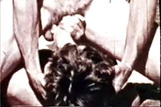 Skinny bitch jav nhat khong che liếm ass của cô ấy và fucks với một người đàn ông to lớn.