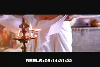 Một con nam diễn viên sex nhật bản chó cái dễ thương hâm nóng một người đàn ông bằng hậu môn.
