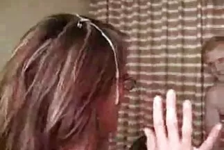 Các cặp đôi táo bạo đã sắp xếp phim jav nhat hay một trò chơi chết tiệt trên đi văng.