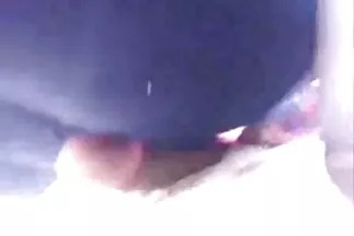 Người phụ nữ busty dang rộng đôi chân của mình với niềm sex nhat ban truc tuyen vui.