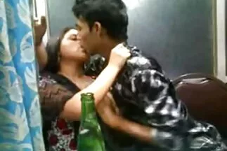 Trên ghế dài, các cô sex nhật bản jav gái bị chịch cả hai vào mông.