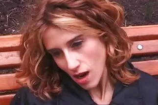 Cô gái tóc vàng thực sự nữ diễn viên phim sex nhật thích cảm thấy hai cái lỗ.