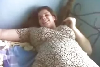 Cô gái tóc nâu với cặp sex nhật hd vú to nhảy lên người chú rể và đạt cực khoái.