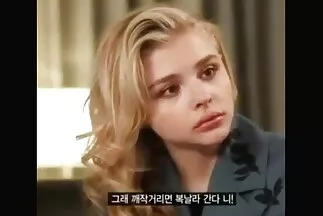 Fucks head down một cô gái da đen với một lỗ xỏ trên âm hộ của cô ấy. jav nhật bản hay