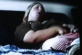 Cô bảo mẫu trẻ tò mò va phải một con sex nhat ban phien dich cặc đen to tướng.